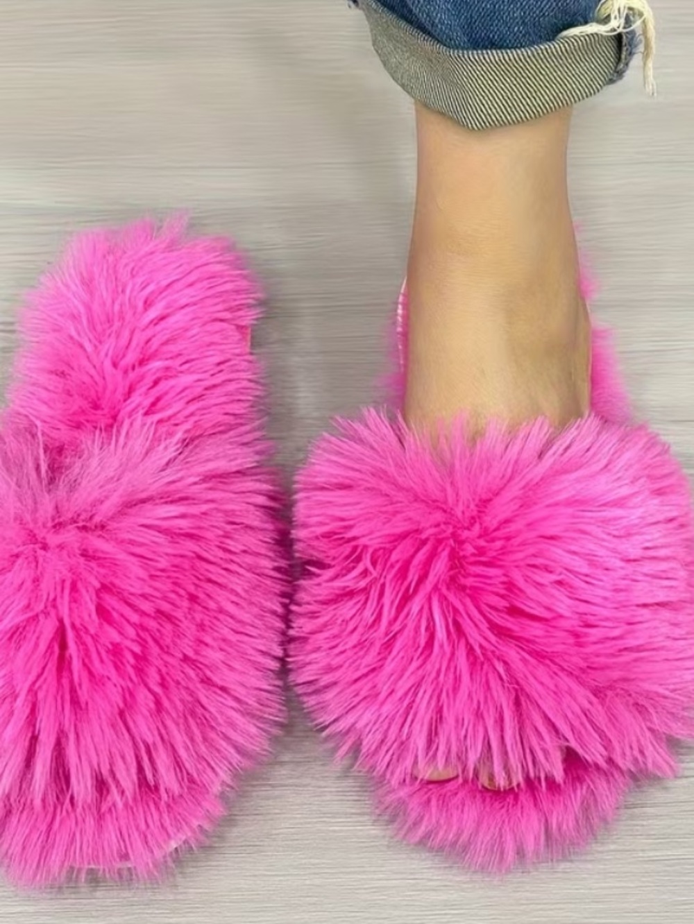 AMAZON Fuzzy Hot Pink Fluffy Slide Slippers Size 7 NIB